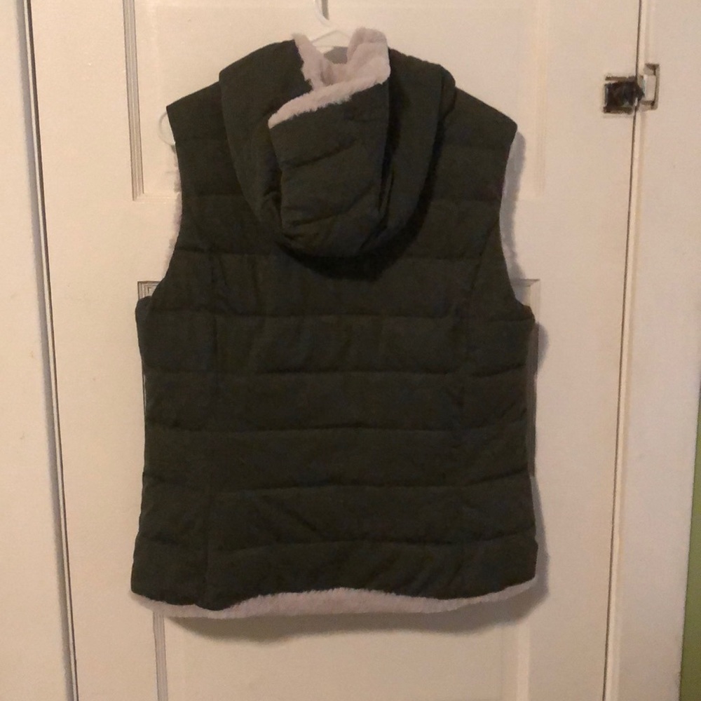 Reversible Vest - Picture 2 of 4